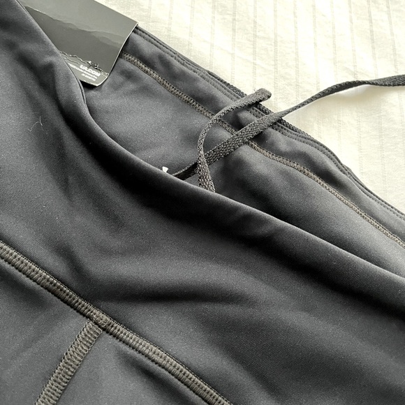 Under Armour Midrise Capri Pants, new - Picture 2 of 5